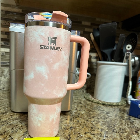 Stanley 40oz quencher tumbler peach tie dye (limited edition) **S4** - Picture 1 of 6